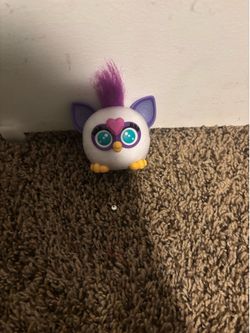 Furby/Furbling Figure with Magic 8 Ball Accessory – Purple & White Toy