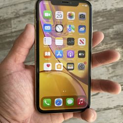iPhone XR UNLOCKED FOR ANY CARRIER W/ New Charger 