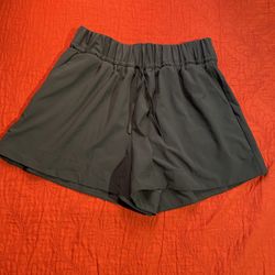 All In Motion Women’s High Rise Shorts M