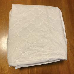 CLEAN Crib / Toddler Bed Waterproof Mattress Pad