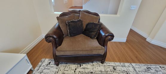 Couch set