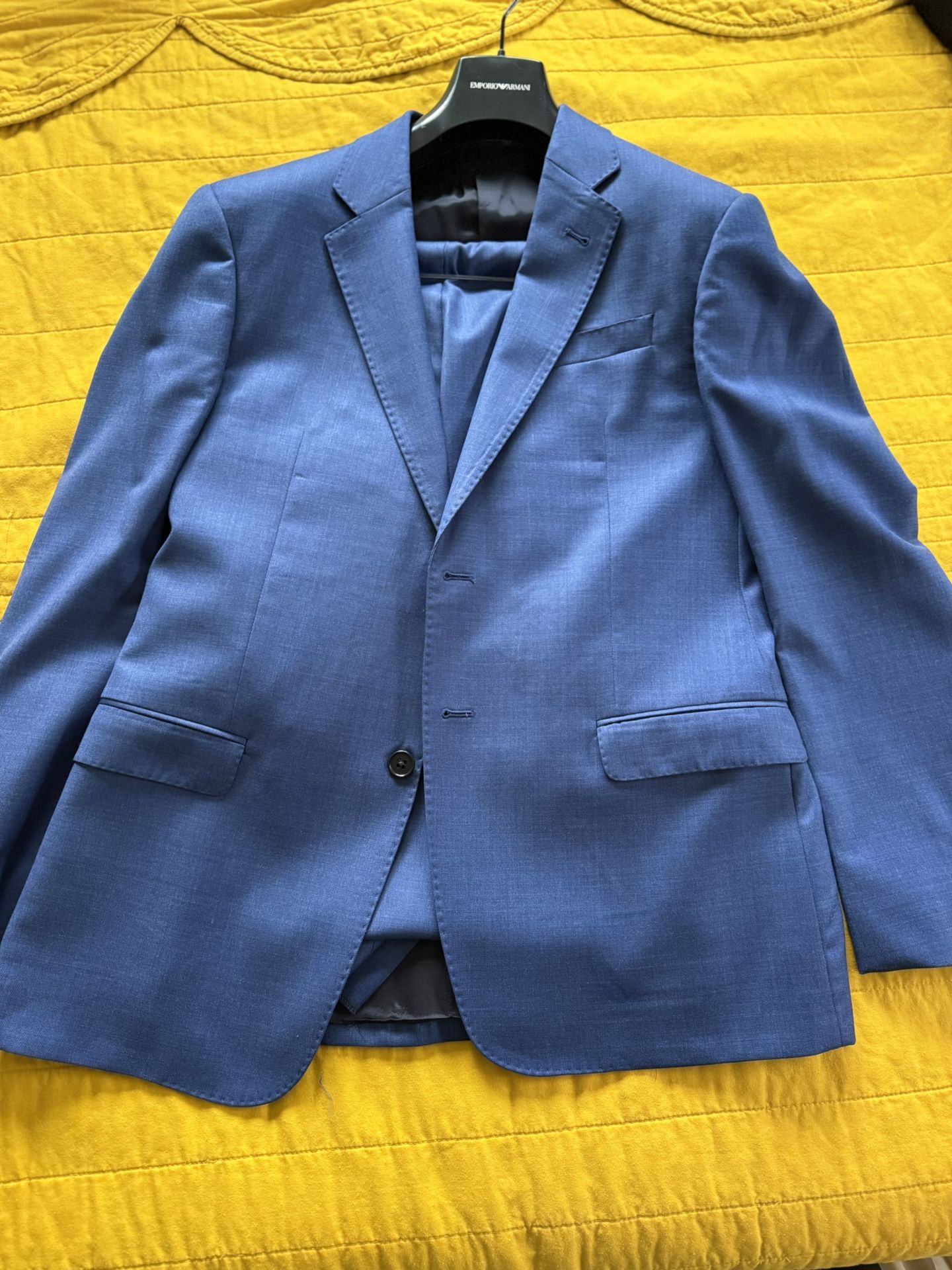 Lot of 3 quality Suits Armani Banana Republic