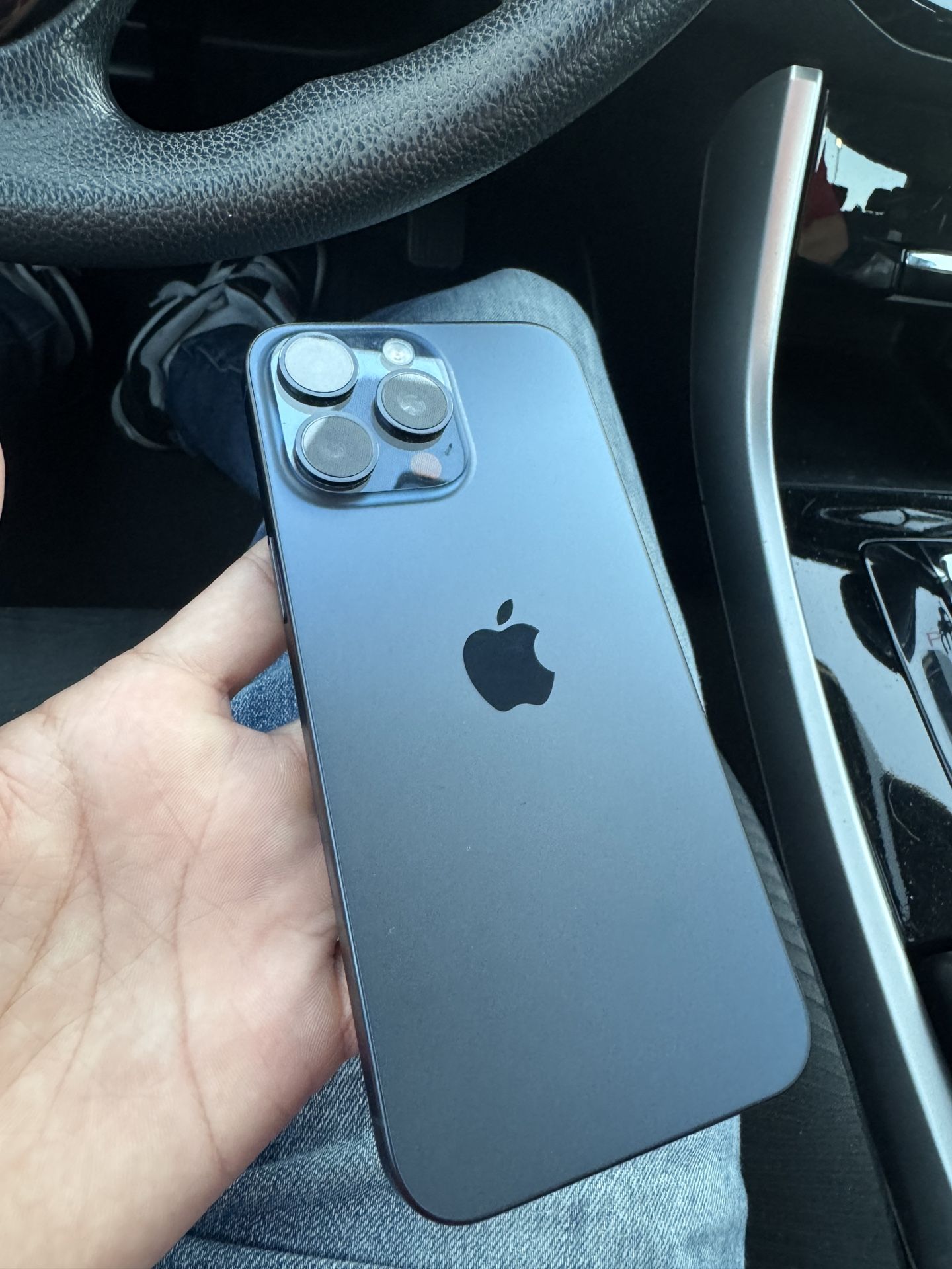 iPhone 15 Pro Max