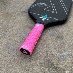 Ergonomic Hex Grip for Pickleball paddle