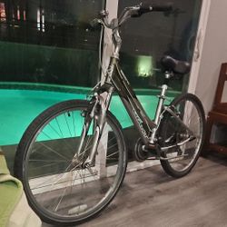 Giant Sedona Mountain Bike 26" Tires 
