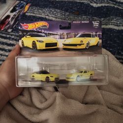 Hot Wheels 2 Pack Datsun 