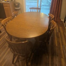 Kitchen Table And 6 Chairs