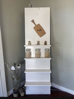Leaning White Shelf 🪵