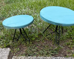 Set of two small low Plant stands
