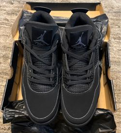 Black cat Jordan 4
