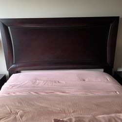 Queen Bed Set.     ( No Mattress)