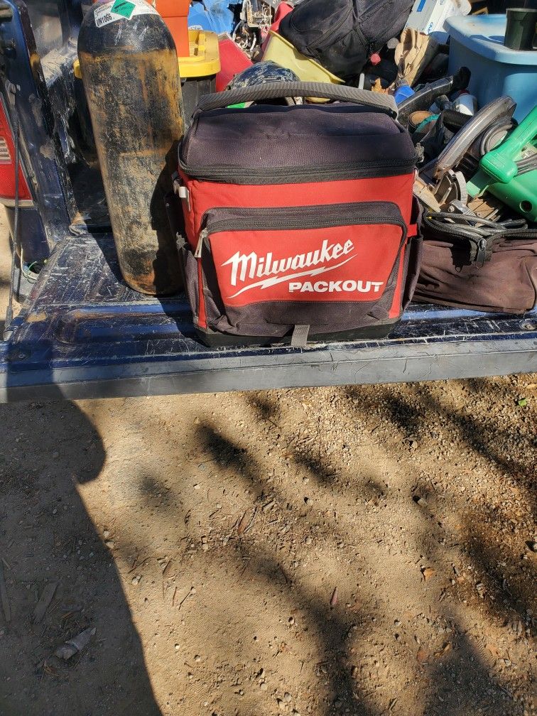 15.75 in. PACKOUT Cooler Bag