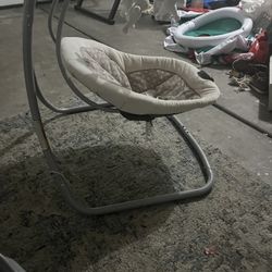 Gracie Baby Swing Paid 200$ Asking $50