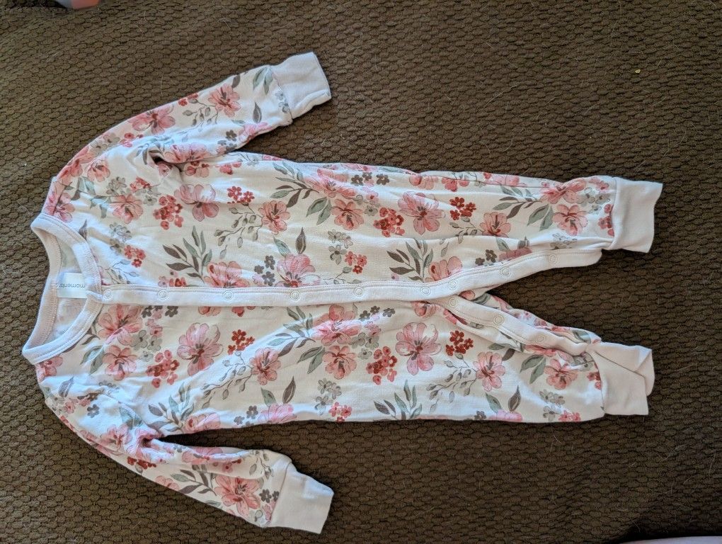 Pink flower baby sleepsuit without feet