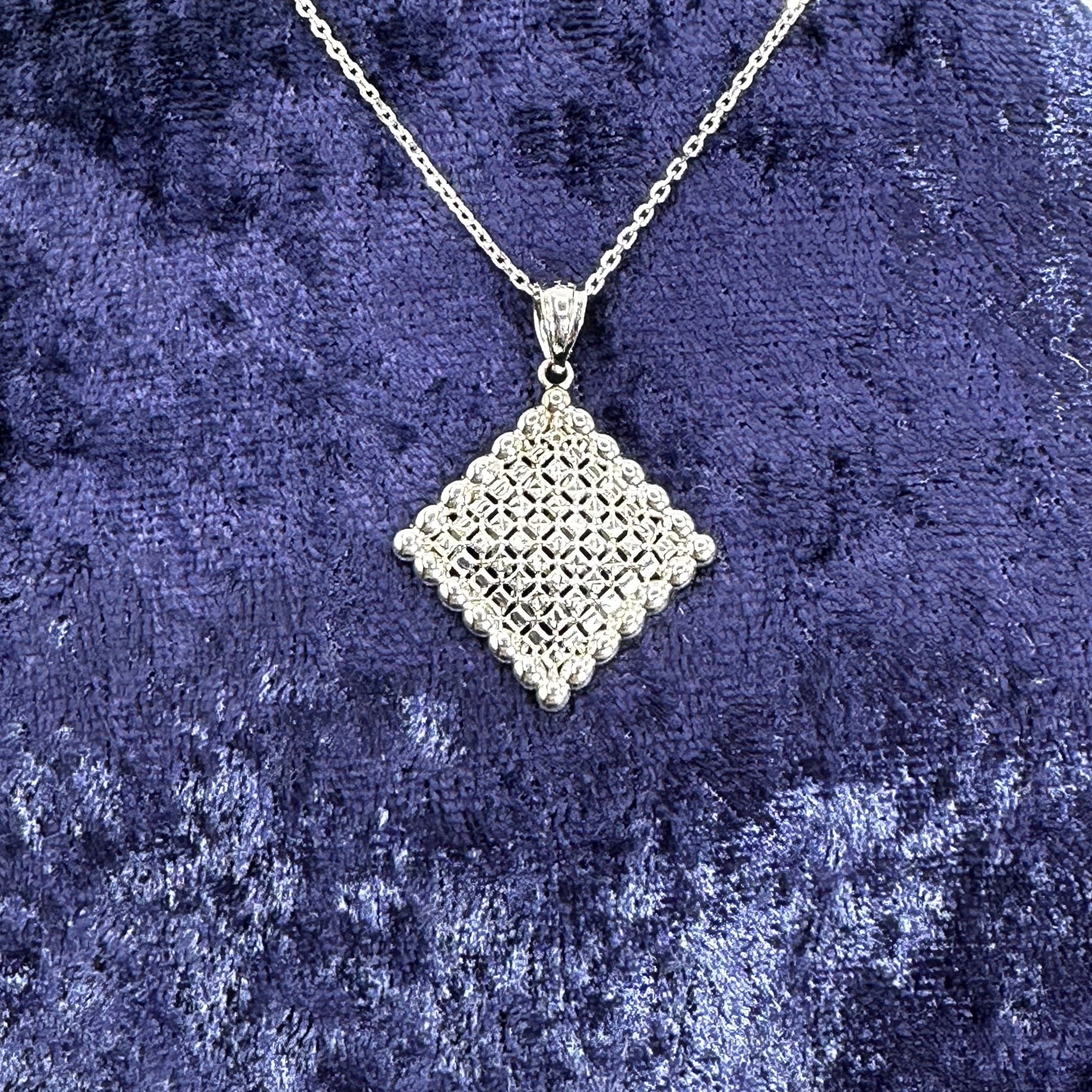 14K White Gold Diamond-Cut Pendant Necklace
