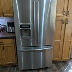 Kenmore Elite Refrigerator -Clean, Quiet, Great Ice Maker- $250 OBO