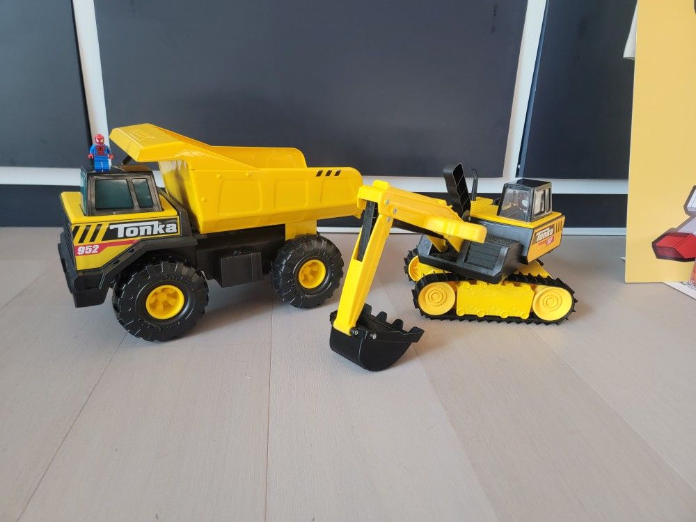 Tonka Steel Classics Excavator and Tonka Toy Mighty Dump Truck 952 Hasbro Steel