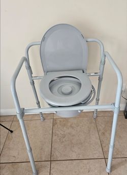 Drive Medical Portable Bedside Commode Chair