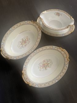 Oval serving bowls and Gravy Boat Dish