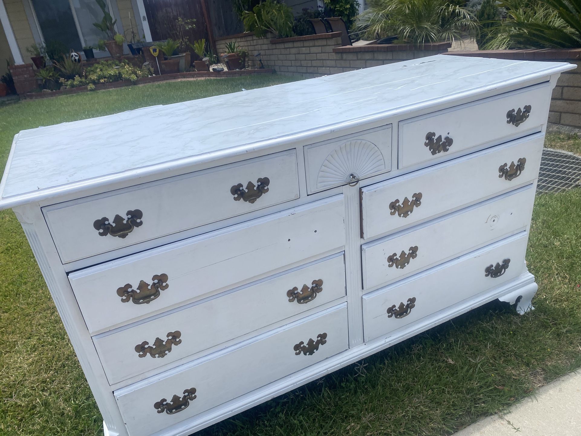 White Drawer !