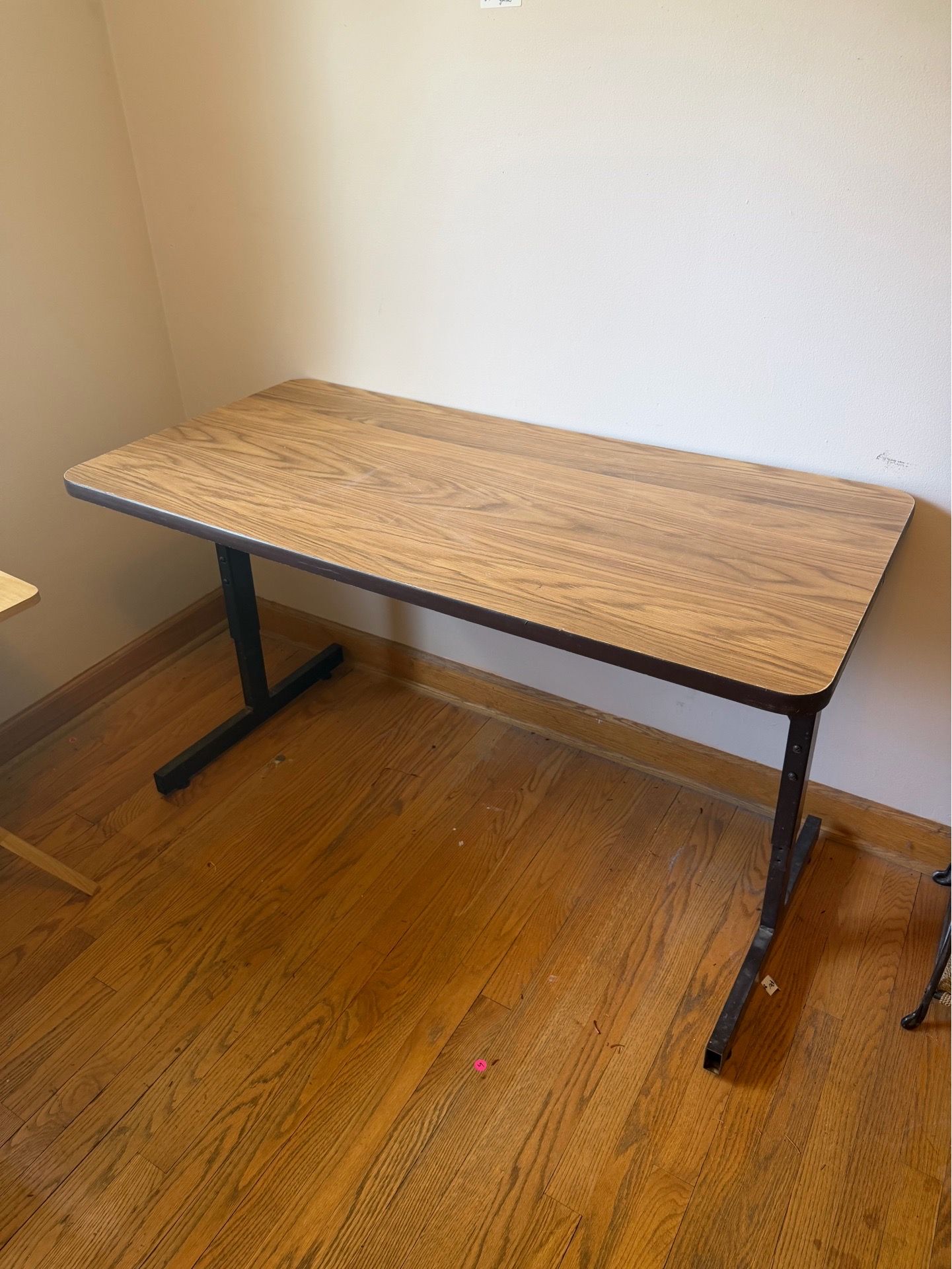 Adjustable Height Office Table / Desk