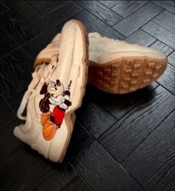 Gucci Disney Mickey Mouse Sneakers. Women’s 6.5US,(37 Europe). Authentic