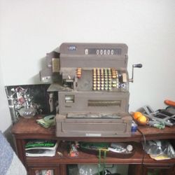 Vintage Working Cash Register 