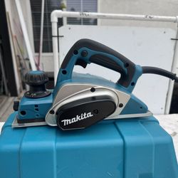 Makita Planer Rabot Cepillo KP0800