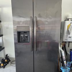 Frigidaire 2 Door Refrigerator 