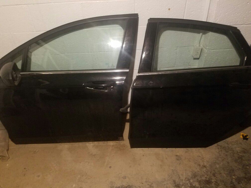 Ford fusion se driver doors