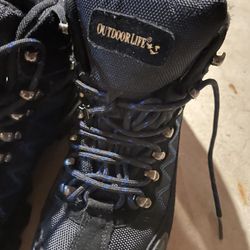 Men’s Water Proof Boots! Size 9