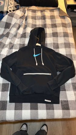 NAME BRAND HOODIES FOR SALE ALL LARGE