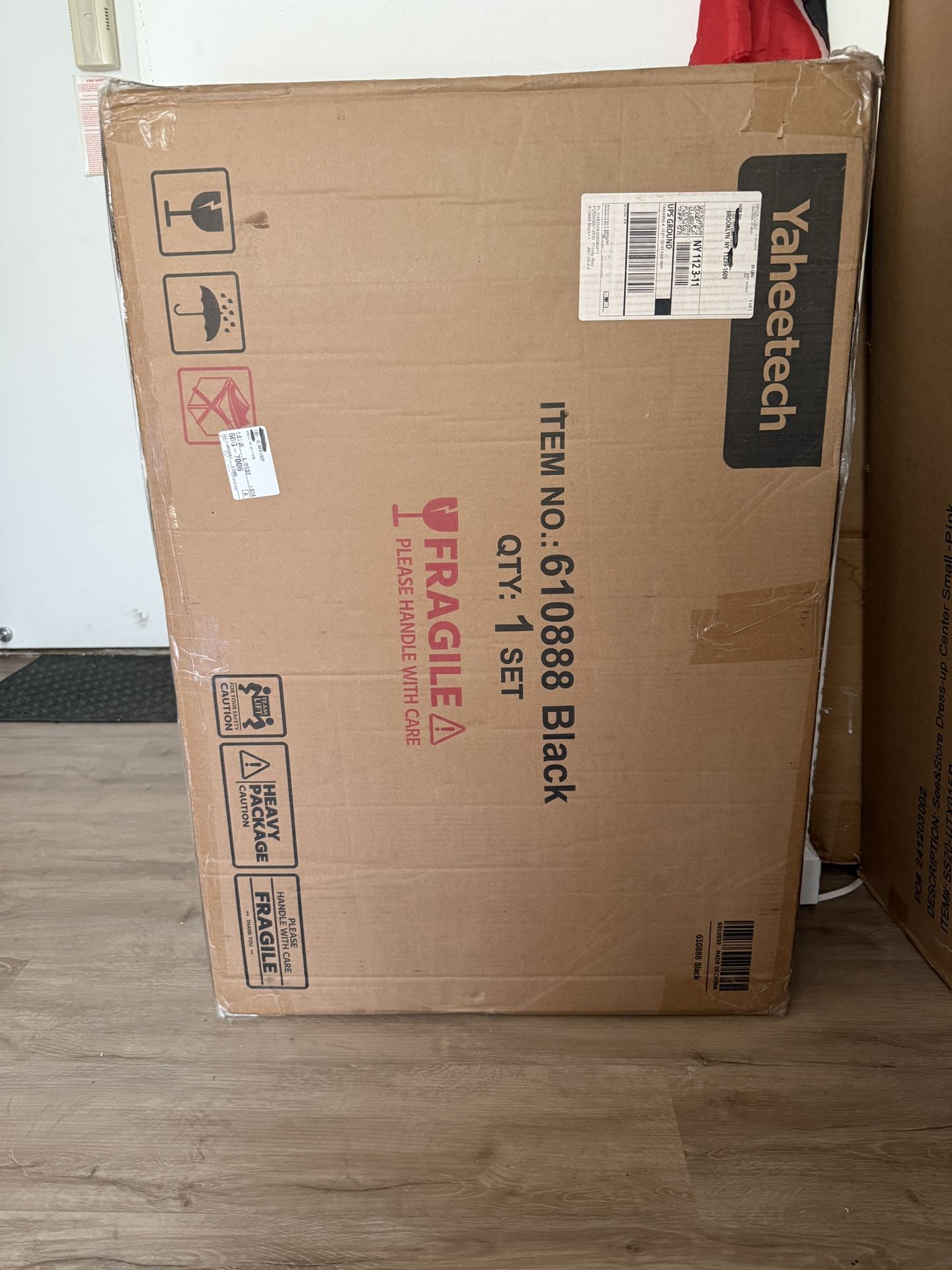 Yaheetech Massage Table