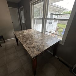 Table set w 6 Chairs 