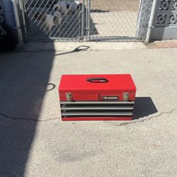 Husky portable metal toolbox