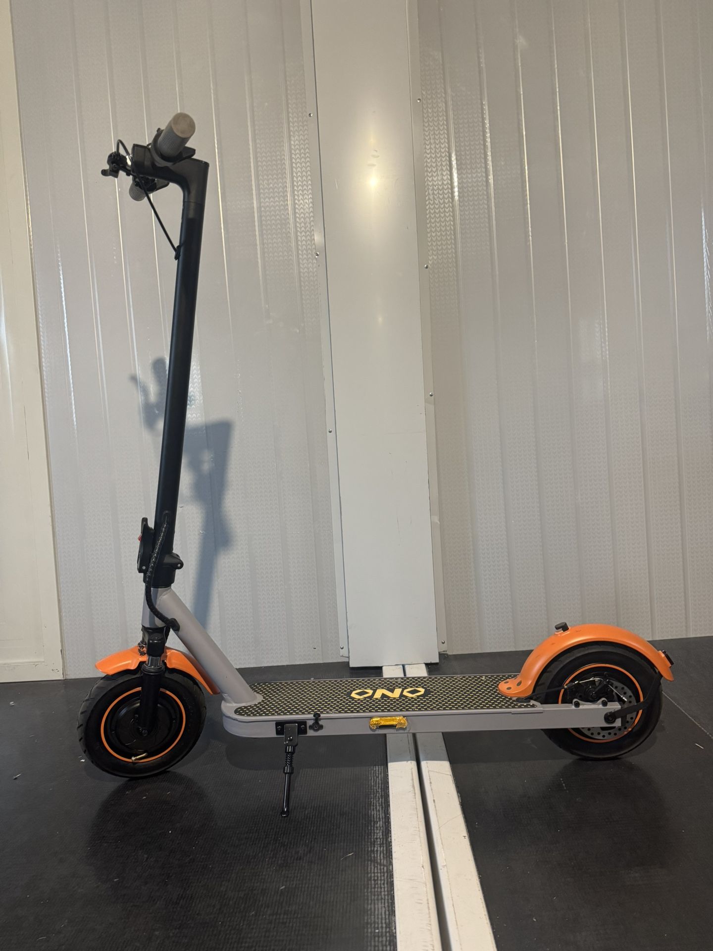 Dual-motor electric scooter