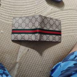 A Gucci Wallet For Men