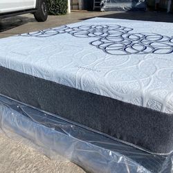 Queen Bamboo Cool Gel Memory Foam!!