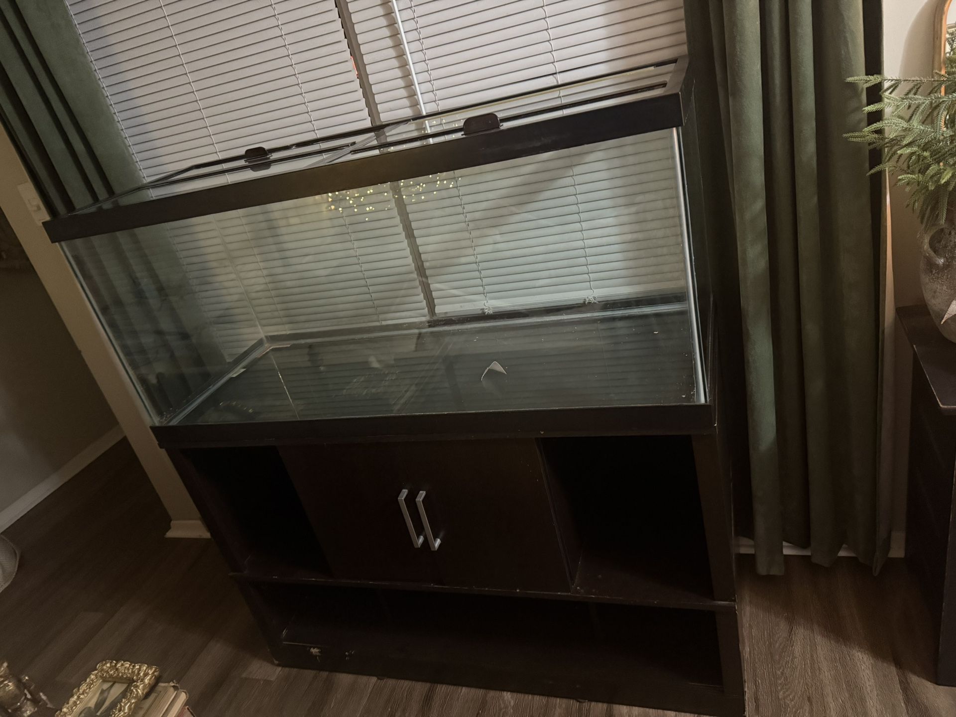 Complete 75 Gallon Set Up.