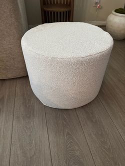 Foam pouf