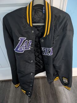 Lakers size M