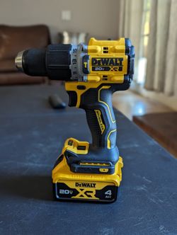 DeWalt Driil XR 2-speed + 4 Ah battery 
