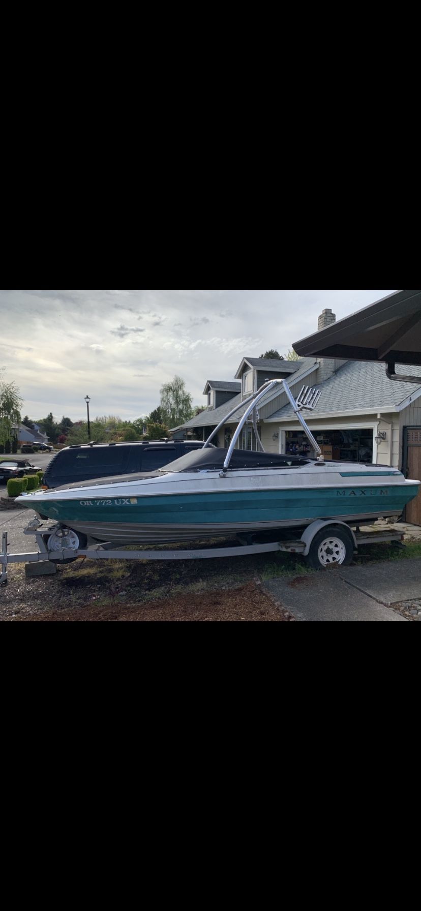1996 20’ Maxum -Project Boat