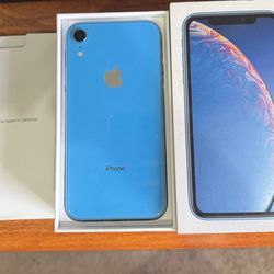 iPhone XR (Unlocked)  + Portable Charger- 64GB BRAND NEW 
