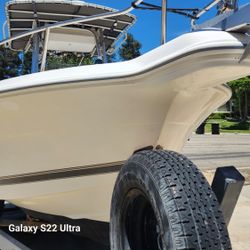 21 Ft Center Console Fishing Boat