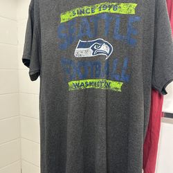 Seattle Seahawks t shirt size large