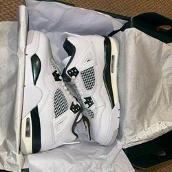 DS Jordan 4 oxidized green gs size 5.5y and 6y