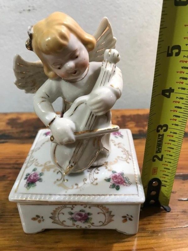 COFRE ANTIGUO DE PORCELANA DISEÑO ANGELITO