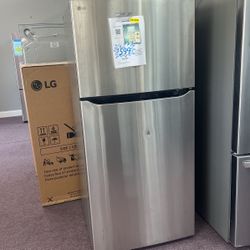 Refrigerator 30” In Stainless Steel New Open Box And 1 Year Warranty 
