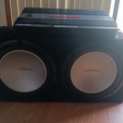 2 Kenwood 12s In Box And 1500 Watt Crunch Amp